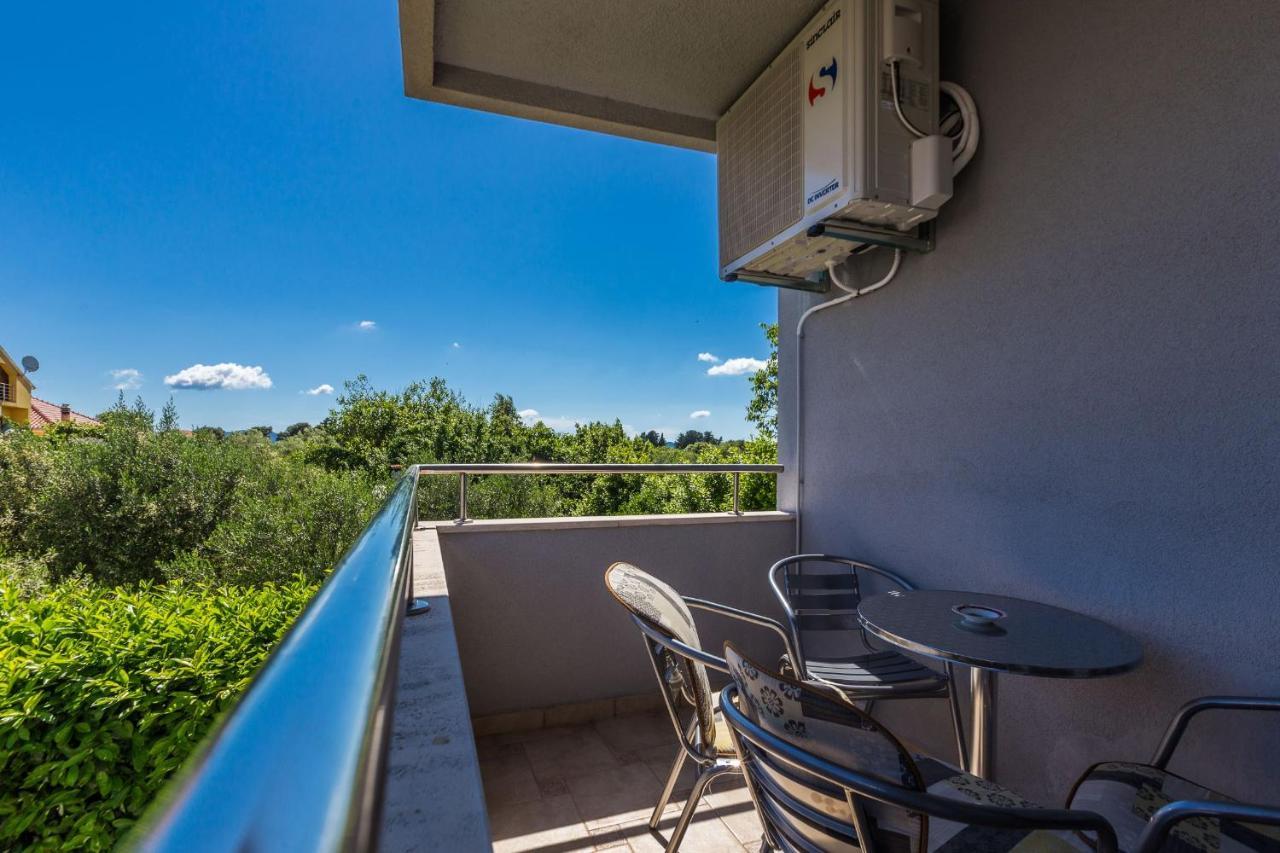 Adriano 2Br Apartment With Terrace Zadar Exteriör bild